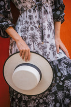 Load image into Gallery viewer, Cordobes Hat/Black Ribbon