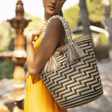 Load image into Gallery viewer, Ainkaa Tote