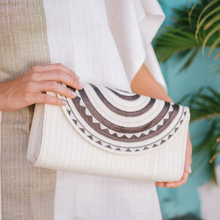 Load image into Gallery viewer, Biaro Clutch