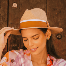 Load image into Gallery viewer, Panama Hat Super Fine Unisex - Camel
