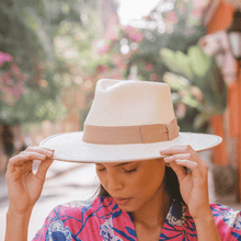 Load image into Gallery viewer, Panama Hat Super Fine Unisex - Beige Band