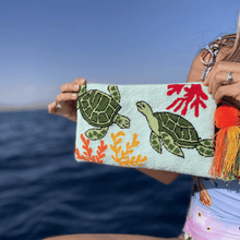 Load image into Gallery viewer, Turtle Clutch
