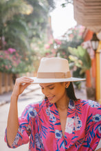 Load image into Gallery viewer, Panama Hat Super Fine Unisex - Beige
