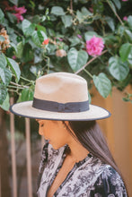 Load image into Gallery viewer, Panama Hat Super Fine Unisex - Black
