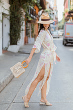 Load image into Gallery viewer, Natural Panama Extra-fine hat with brown band — featured portrait
